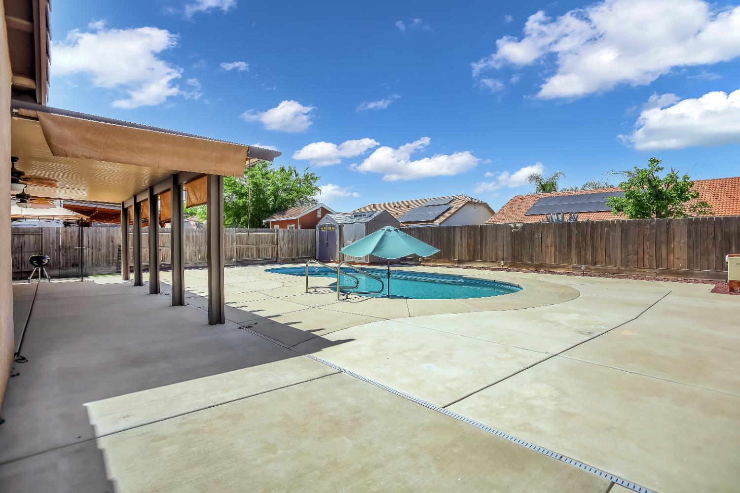 1402 Tevin Way Madera, CA 93637 - Photo 11 of 32 Gallery Image 11