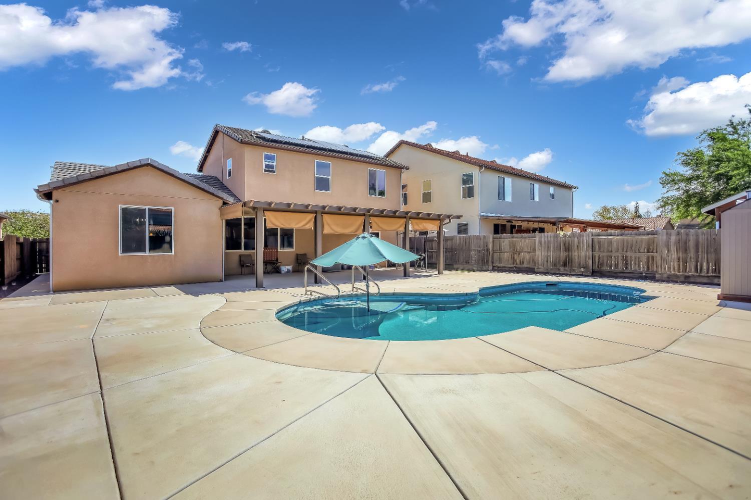 1402 Tevin Way Madera, CA 93637 - Photo 13 of 32 Gallery Image 13