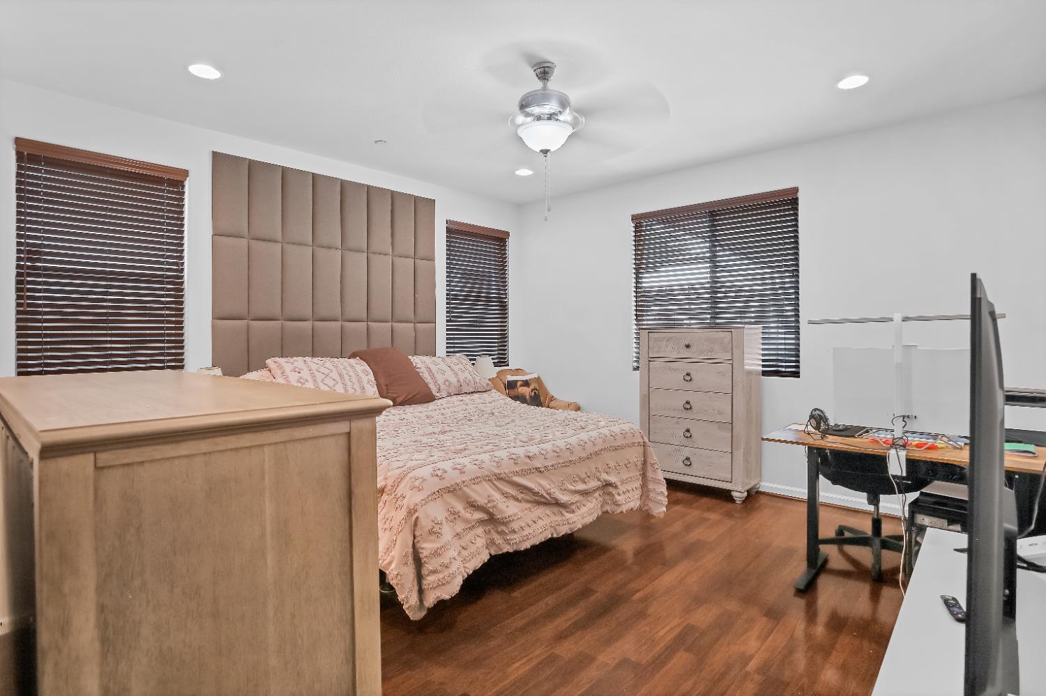 1402 Tevin Way Madera, CA 93637 - Photo 16 of 32 Gallery Image 16