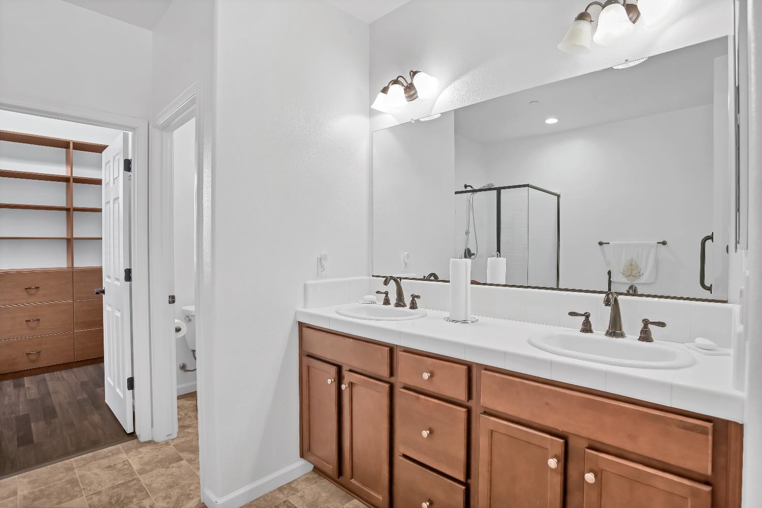 1402 Tevin Way Madera, CA 93637 - Photo 18 of 32 Gallery Image 18
