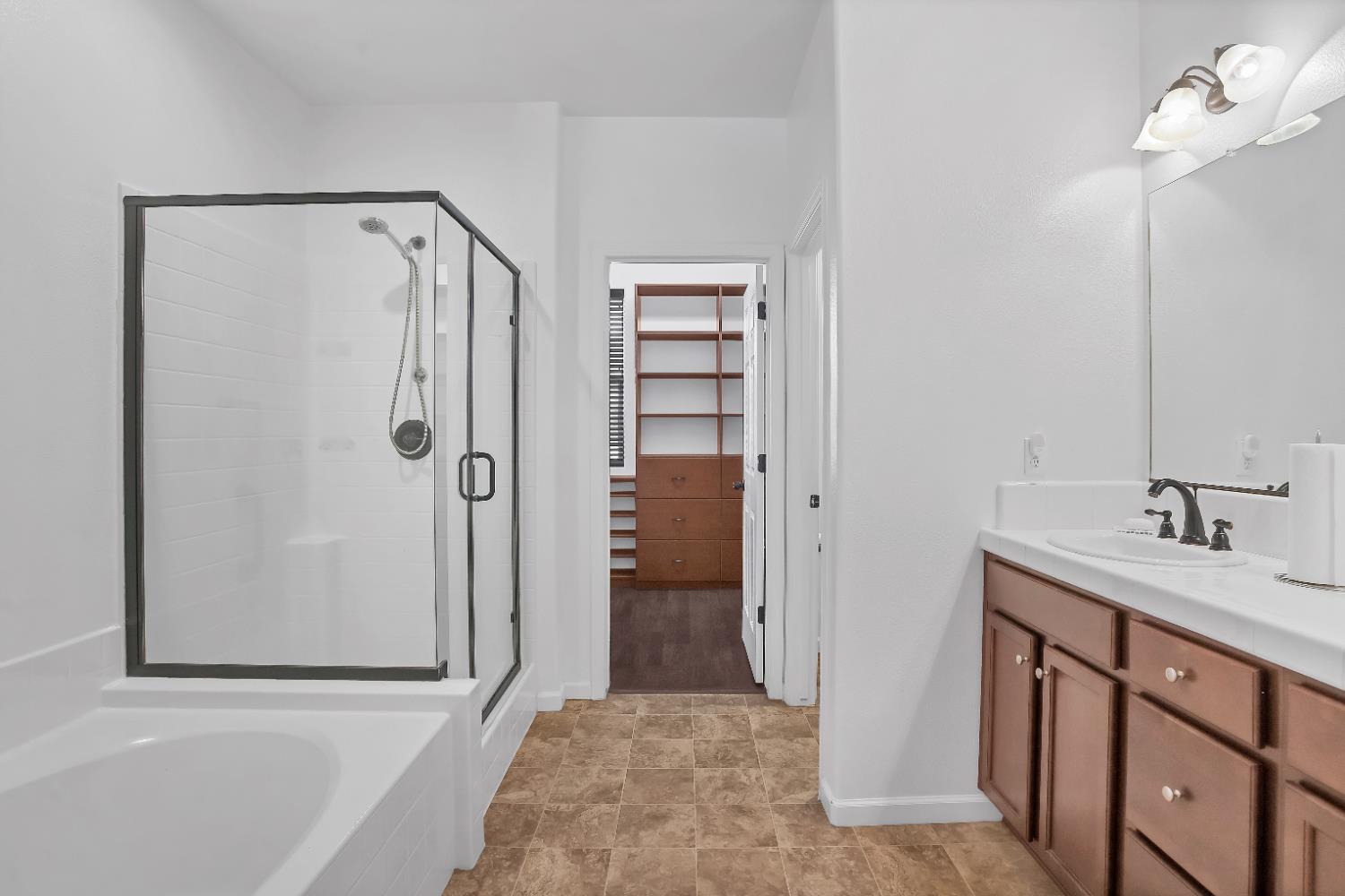1402 Tevin Way Madera, CA 93637 - Photo 20 of 32 Gallery Image 20