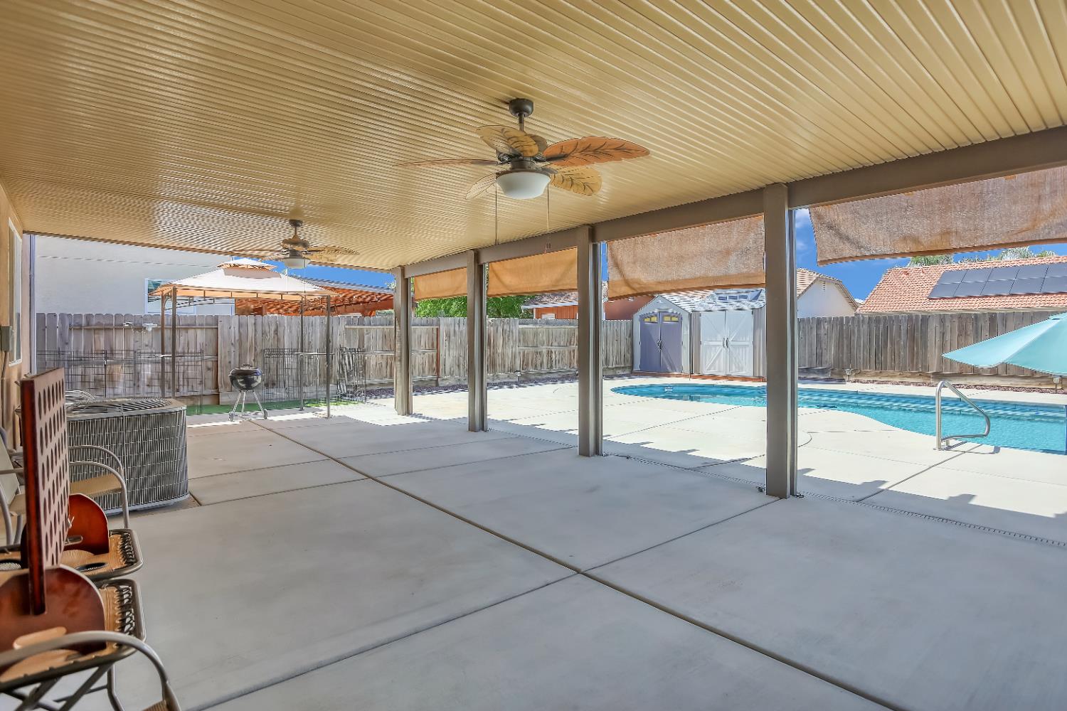 1402 Tevin Way Madera, CA 93637 - Photo 10 of 32 Gallery Image 10