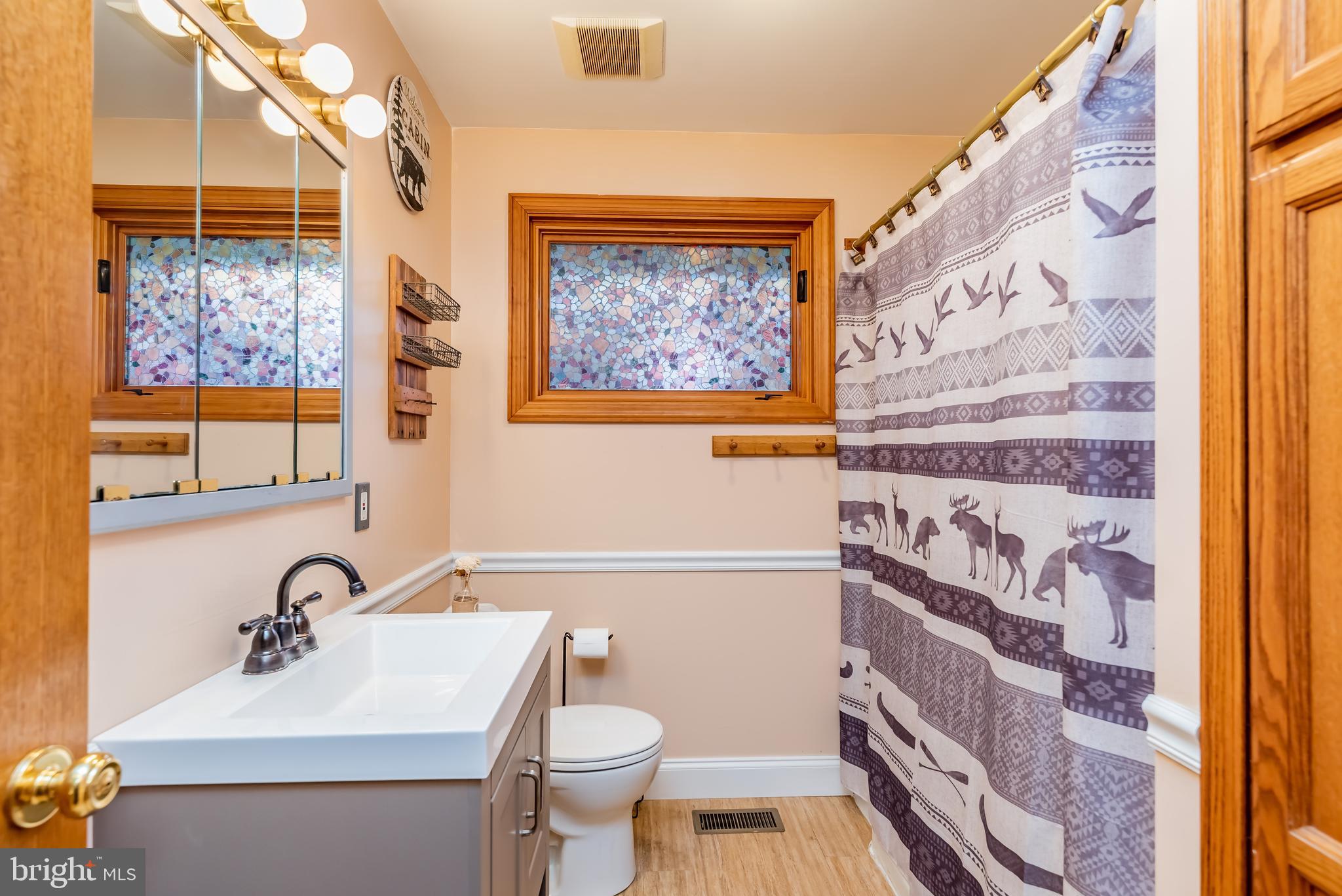 5900 Devonshire Heights Road Harrisburg, PA 17112 - Photo 16 of 30 Full bath on 1st floor