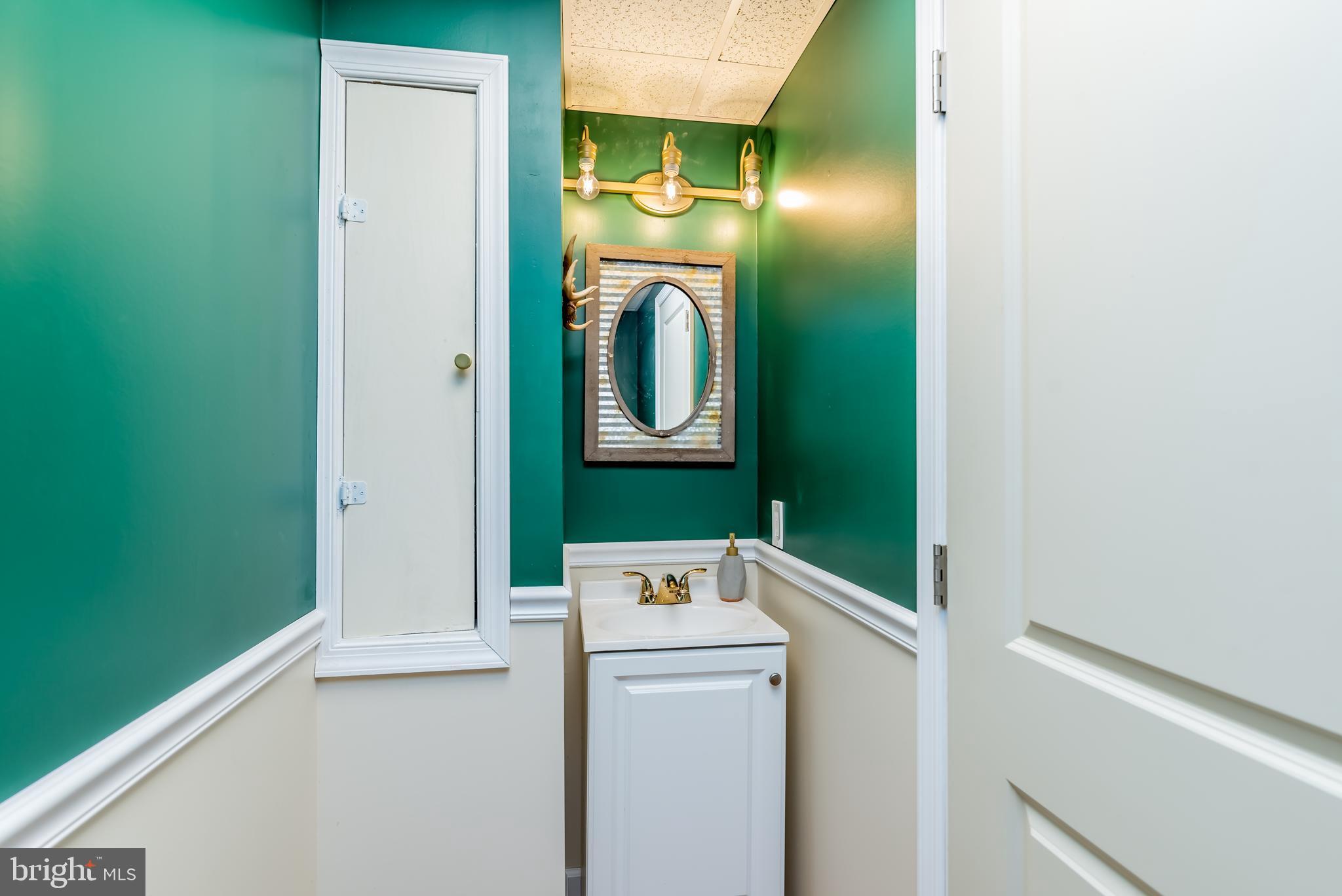 5900 Devonshire Heights Road Harrisburg, PA 17112 - Photo 21 of 30 1/2 bath - lower level