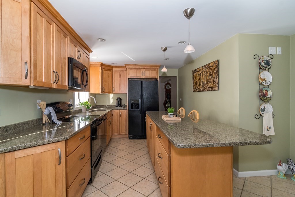 15 Greenleaf Road Natick, MA 01760 - Photo 7 of 20 Gallery Image 7