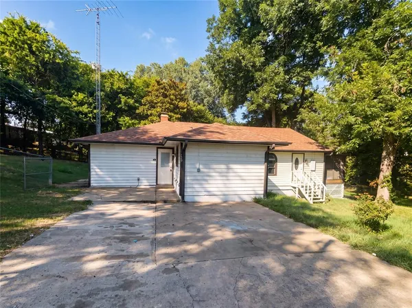 $220,000 | 120 Rs County Road 1623, Lone Oak, TX 75453
