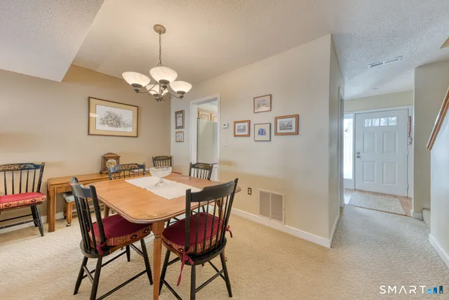 $294,400 | 128 Farmington Chase Crescent, Unit 128, Farmington, CT 06032