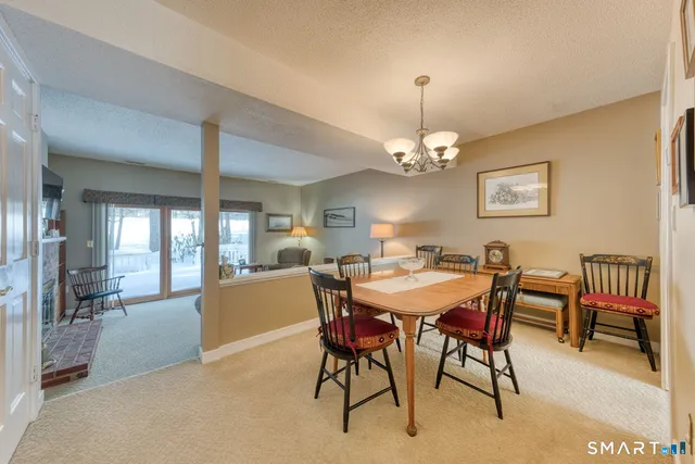 $294,400 | 128 Farmington Chase Crescent, Unit 128, Farmington, CT 06032