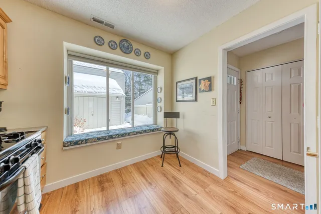 $294,400 | 128 Farmington Chase Crescent, Unit 128, Farmington, CT 06032