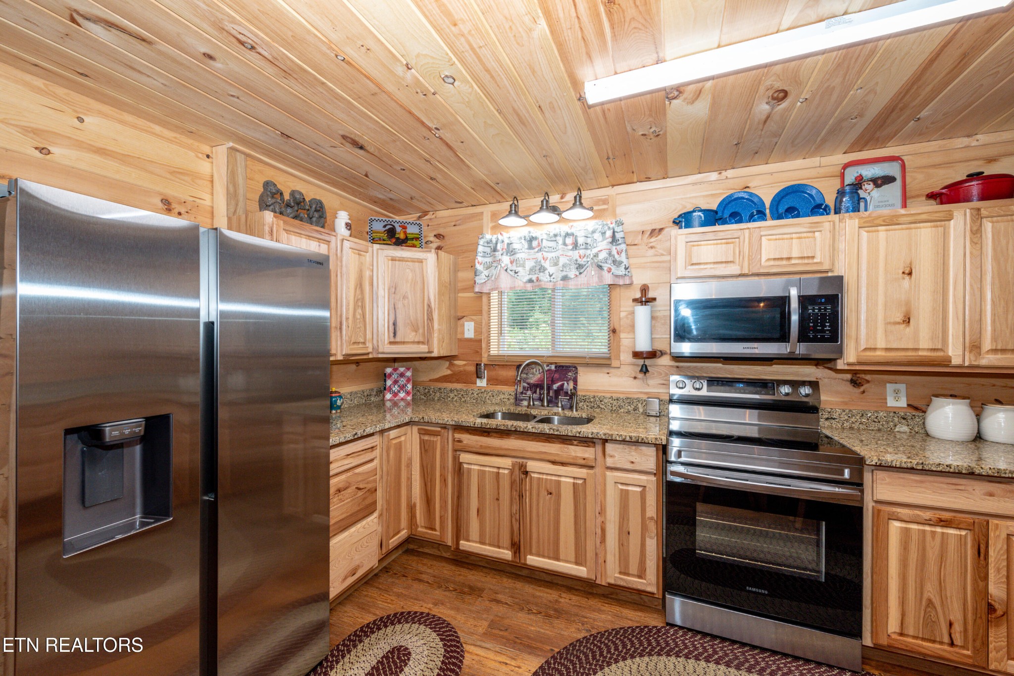 985 Swannsylvania Road Dandridge, TN 37725 - Photo 16 of 52 Gallery Image 16
