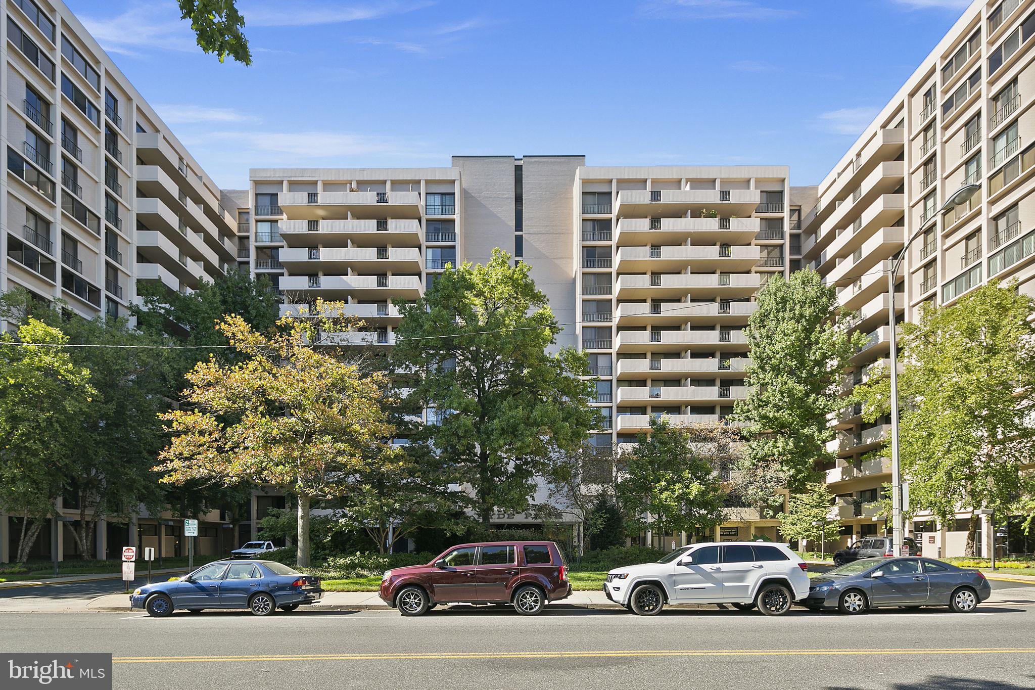 4141 North Henderson Road, Unit 1218 Arlington, VA 22203 - Photo 1 of 50 Welcome to Hyde Park in Ballston!