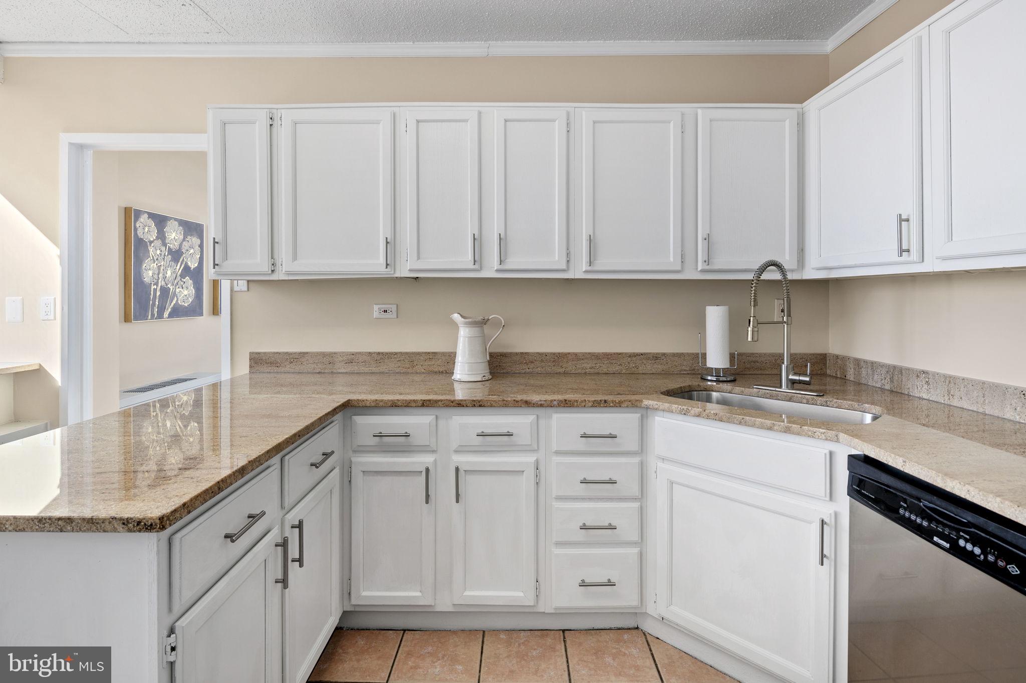 4141 North Henderson Road, Unit 1218 Arlington, VA 22203 - Photo 16 of 50 So much cabinet space!