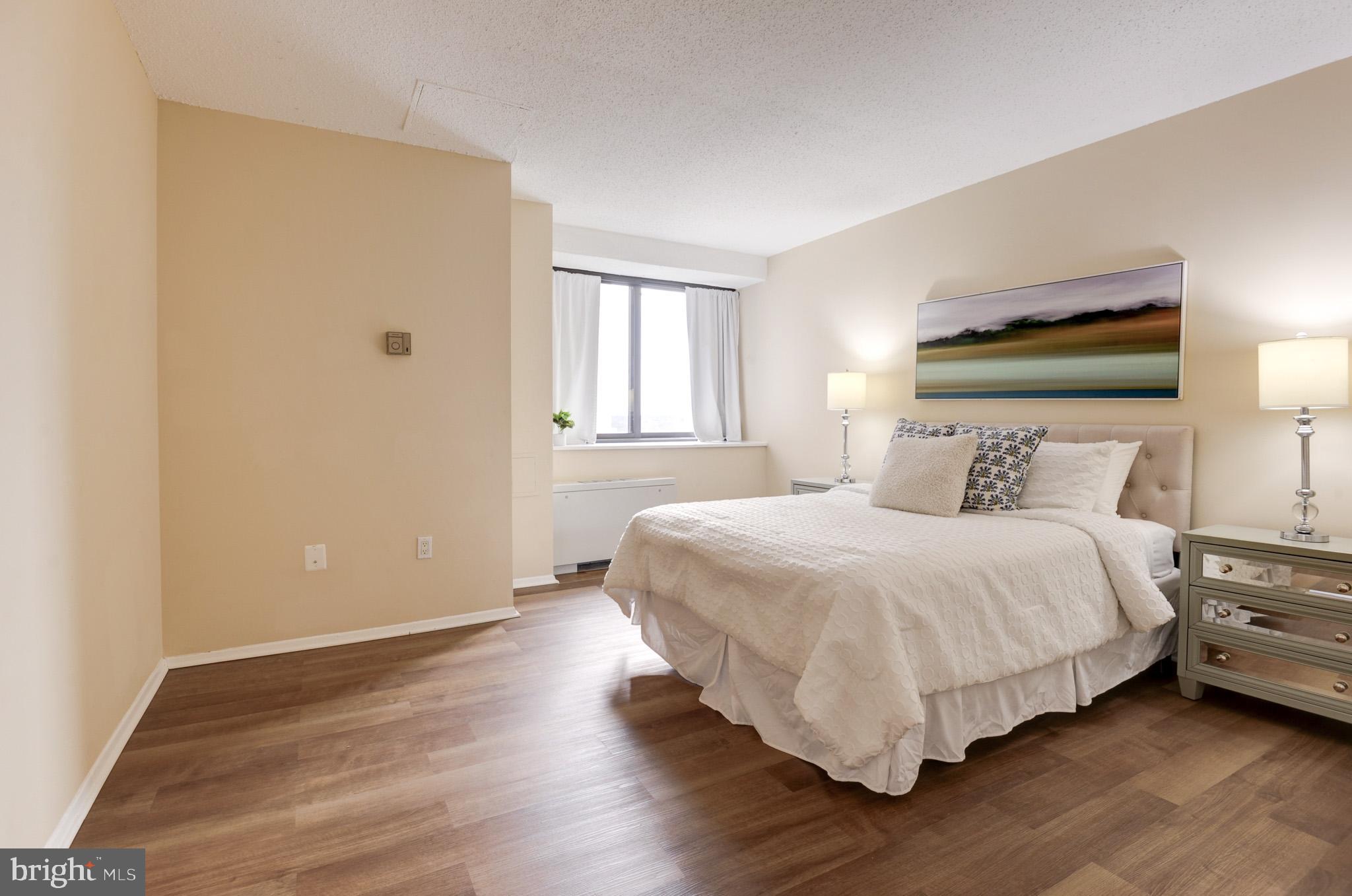 4141 North Henderson Road, Unit 1218 Arlington, VA 22203 - Photo 25 of 50 Second spacious bedroom