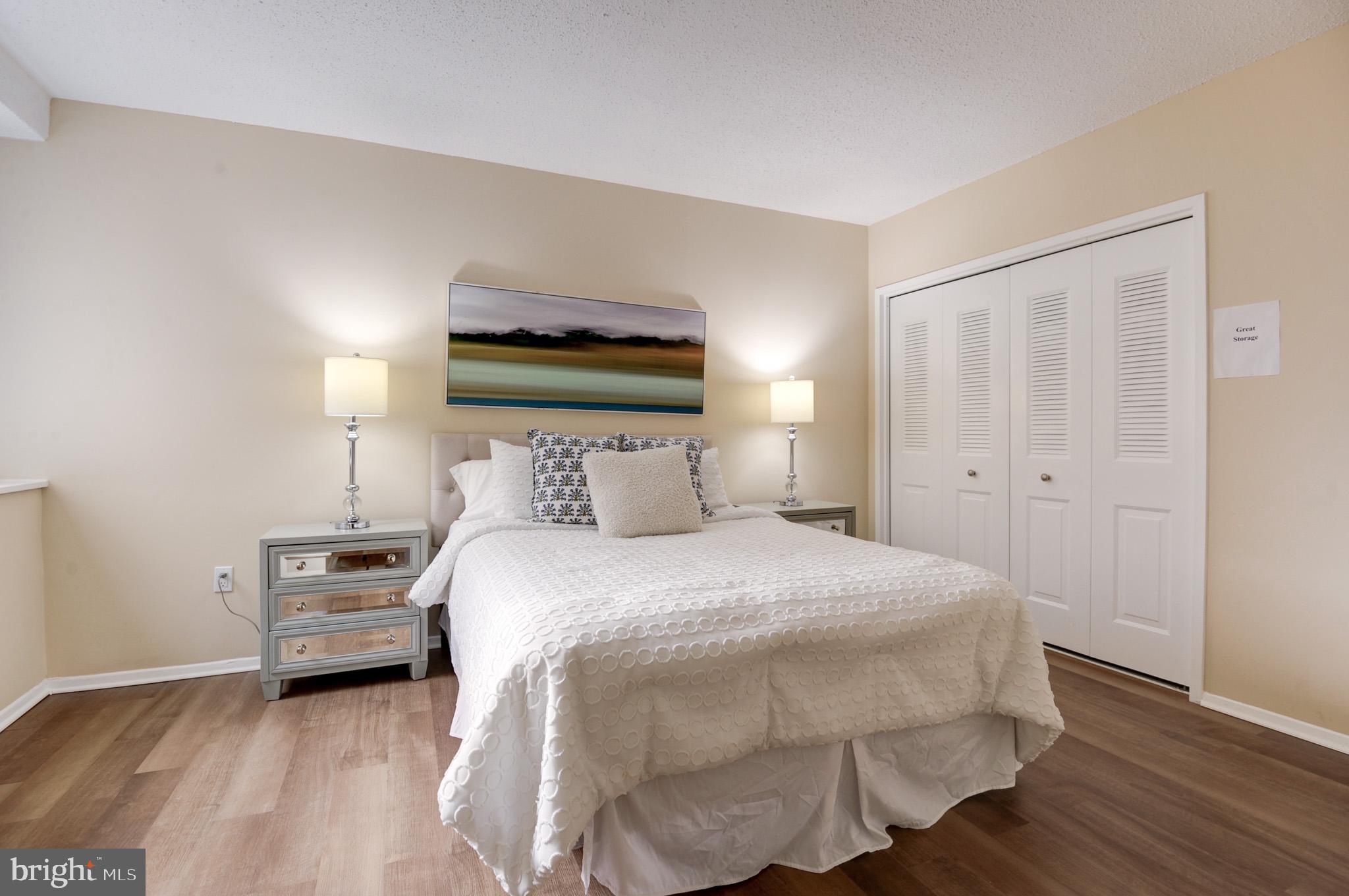 4141 North Henderson Road, Unit 1218 Arlington, VA 22203 - Photo 26 of 50 Second bedroom