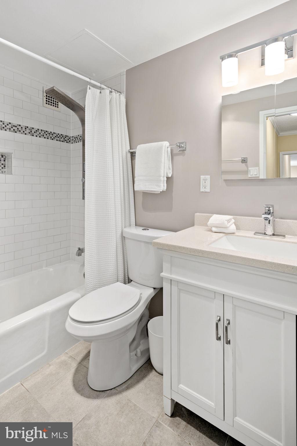 4141 North Henderson Road, Unit 1218 Arlington, VA 22203 - Photo 28 of 50 Second full bathroom
