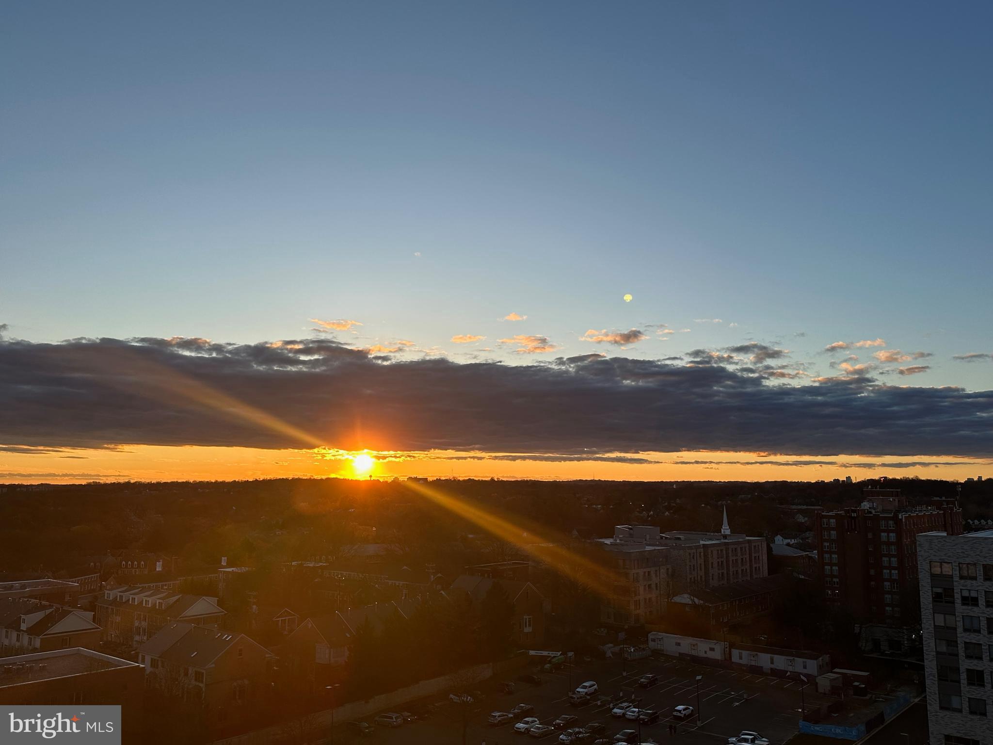 4141 North Henderson Road, Unit 1218 Arlington, VA 22203 - Photo 4 of 50 Gorgeous sunsets can be viewed from multiple rooms