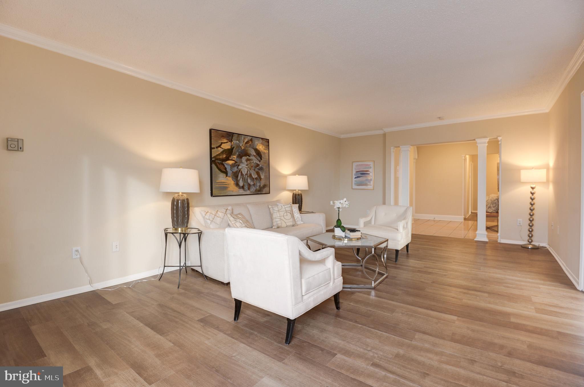 4141 North Henderson Road, Unit 1218 Arlington, VA 22203 - Photo 6 of 50 Spacious living room