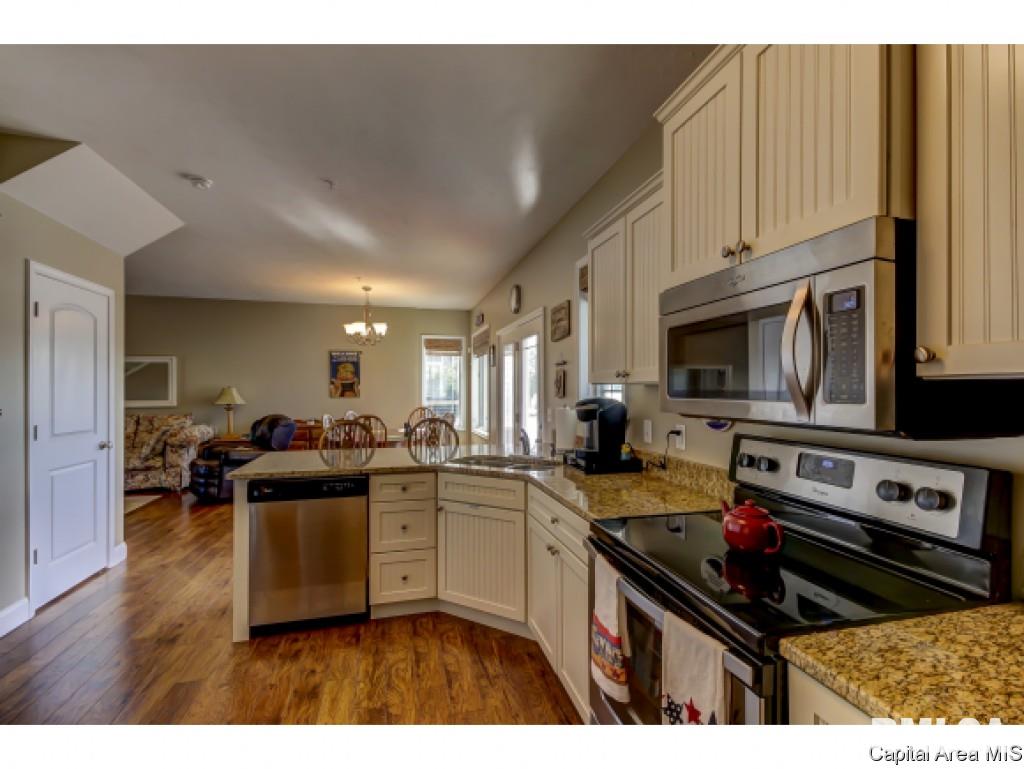 9 Waters Edge Boulevard, Unit 11 Springfield, IL 62712 - Photo 13 of 36 Gallery Image 13