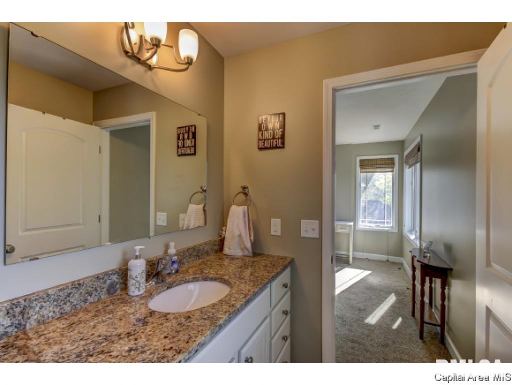9 Waters Edge Boulevard, Unit 11 Springfield, IL 62712 - Photo 19 of 36 Gallery Image 19