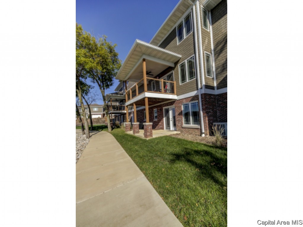 9 Waters Edge Boulevard, Unit 11 Springfield, IL 62712 - Photo 32 of 36 Gallery Image 32