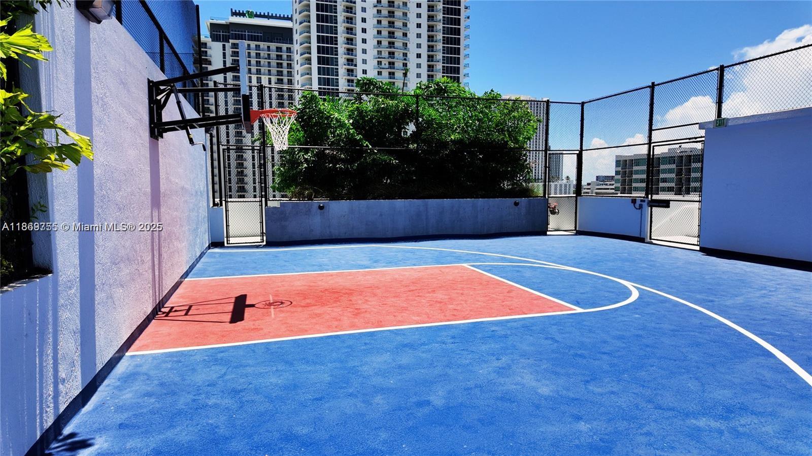 700 Northeast 24th Street, Unit 2206 Miami, FL 33137 - Photo 30 of 41 a view of a backyard