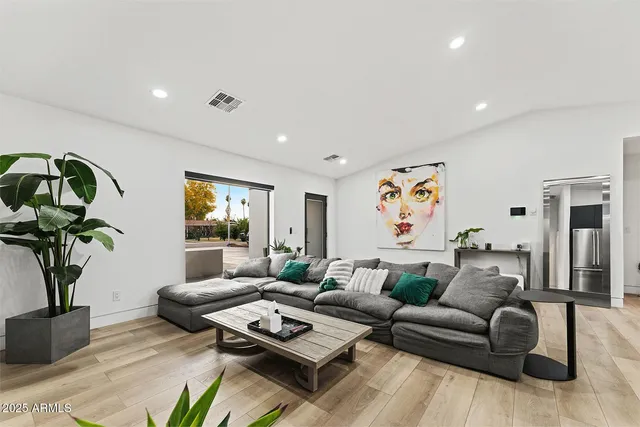 $14,000 | 4334 East Lewis Avenue, Phoenix, AZ 85008