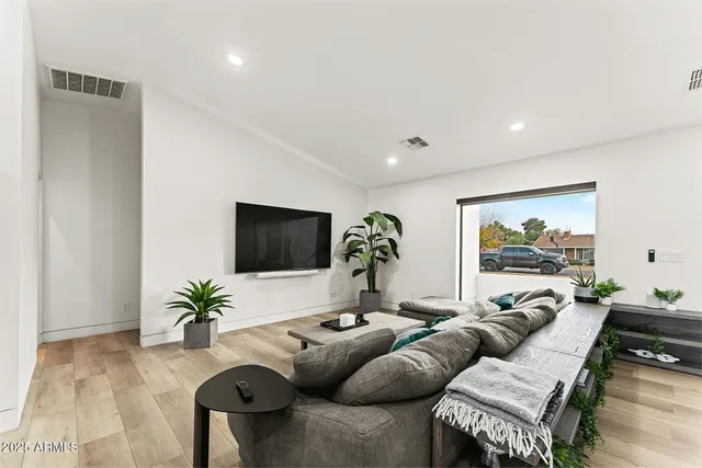 $14,000 | 4334 East Lewis Avenue, Phoenix, AZ 85008