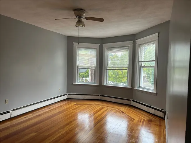 $1,650 | 915 Dexter Street, Unit 2R, Central Falls, RI 02863