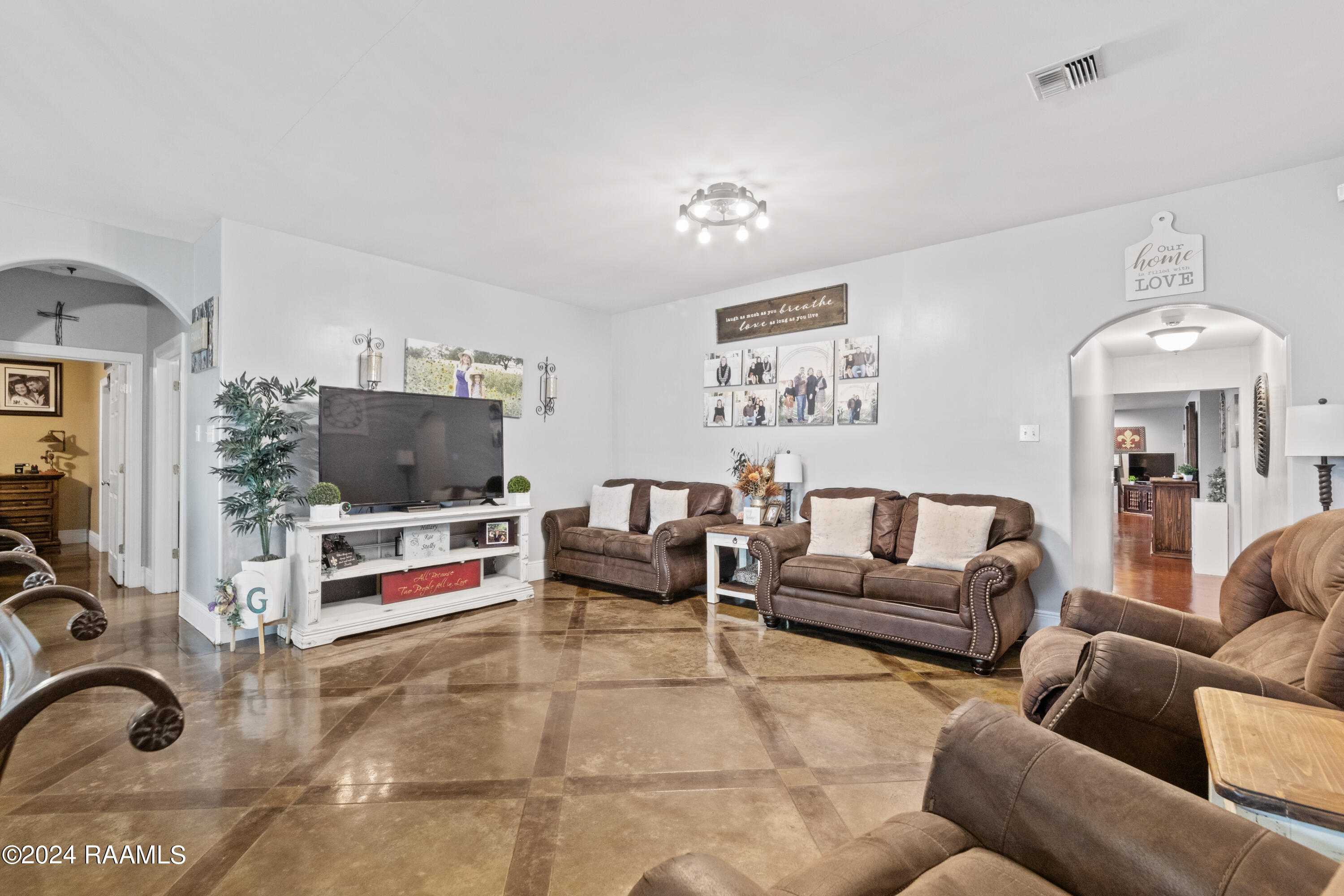 310 Cheneau Road Kaplan, LA 70548 - Photo 5 of 32 Gallery Image 5