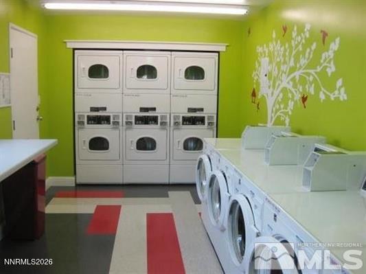 400 South Saliman Road, Unit 14 Carson City, NV 89701 - Photo 19 of 35 a utility room with stainless steel appliances washer and dryer