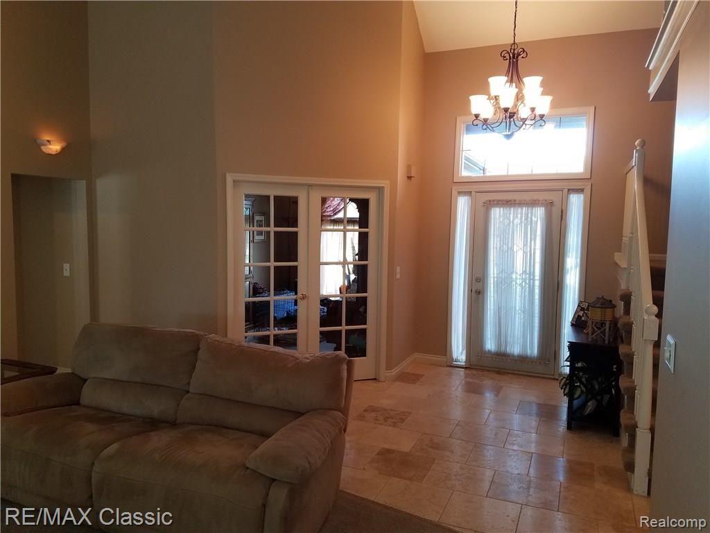 460 Mayapple Court Rochester, MI 48307 - Photo 13 of 30 Mayapple foyer 2.jpg