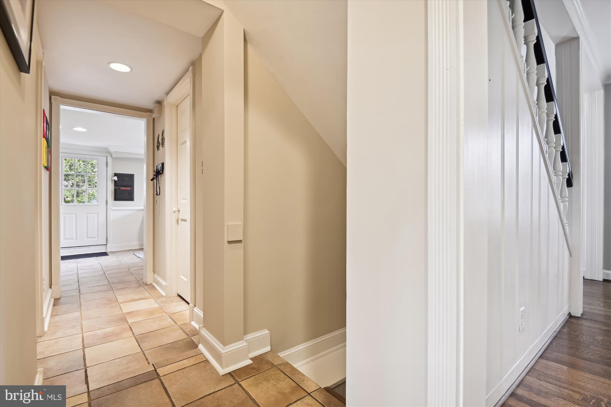 6400 Murray Hill Road Baltimore, MD 21212 - Photo 25 of 71 Tiled hallway off of Kitchen