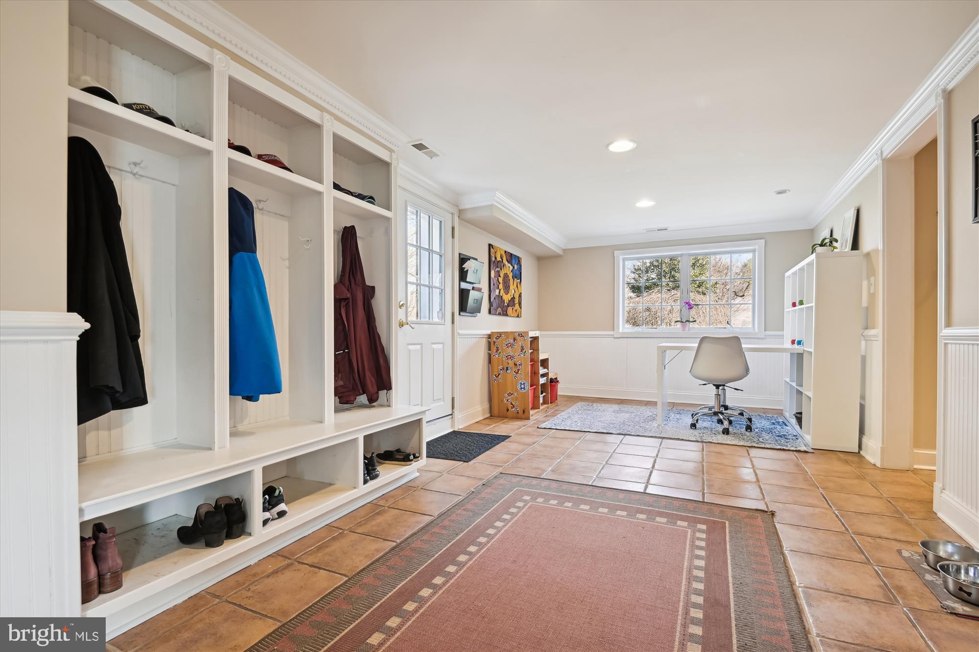 6400 Murray Hill Road Baltimore, MD 21212 - Photo 29 of 71 Built-in cubbies n Mudroom