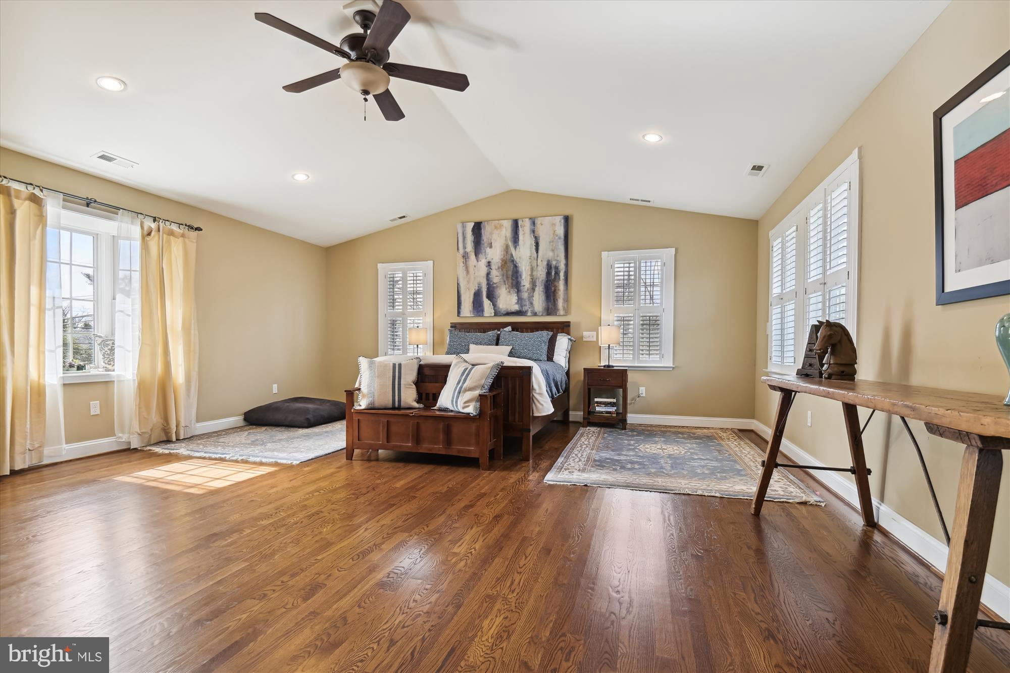 6400 Murray Hill Road Baltimore, MD 21212 - Photo 36 of 71 Primary Suite with vaulted ceiling