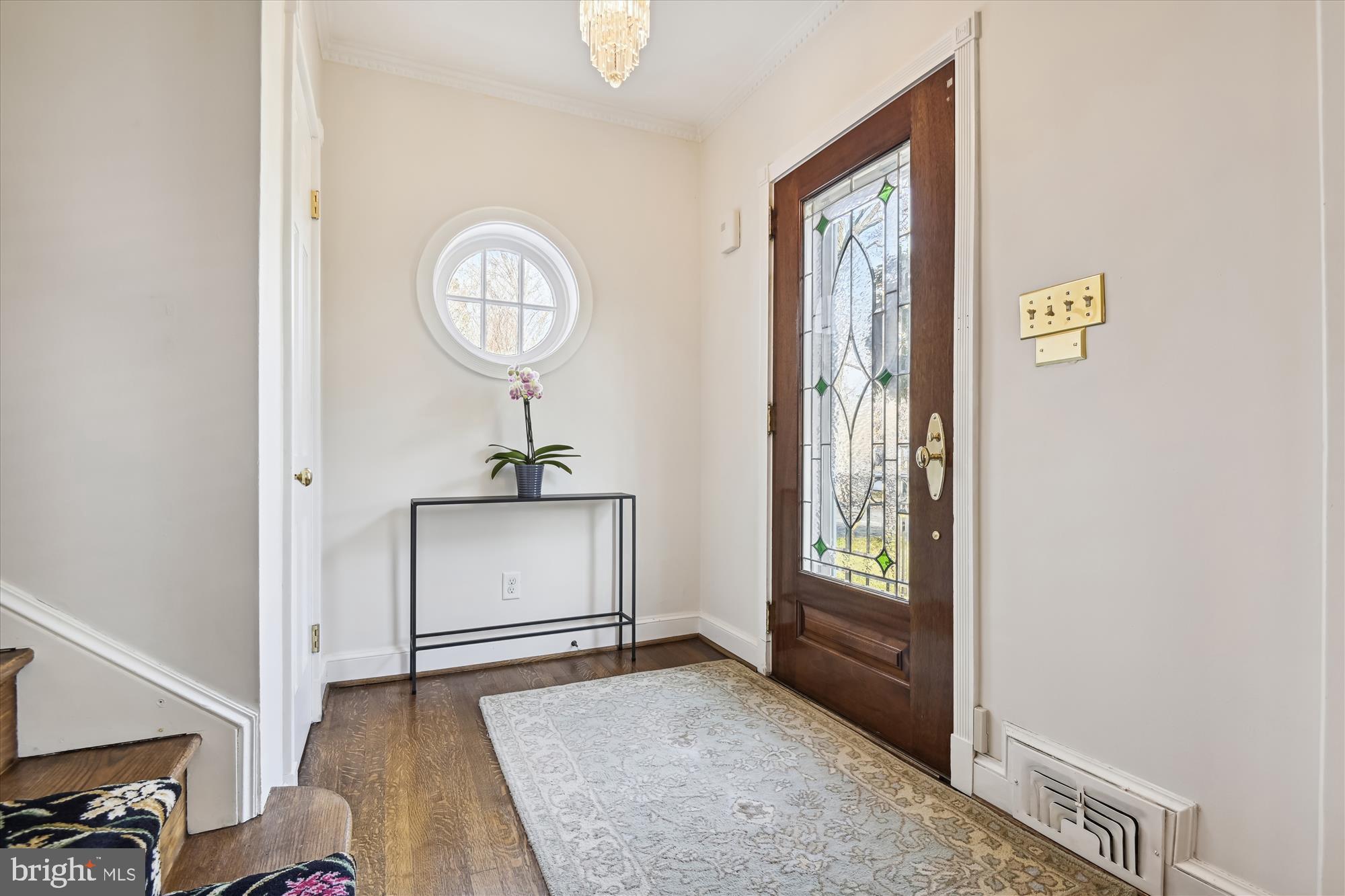 6400 Murray Hill Road Baltimore, MD 21212 - Photo 4 of 71 Bright Entrance Foyer with coat closet