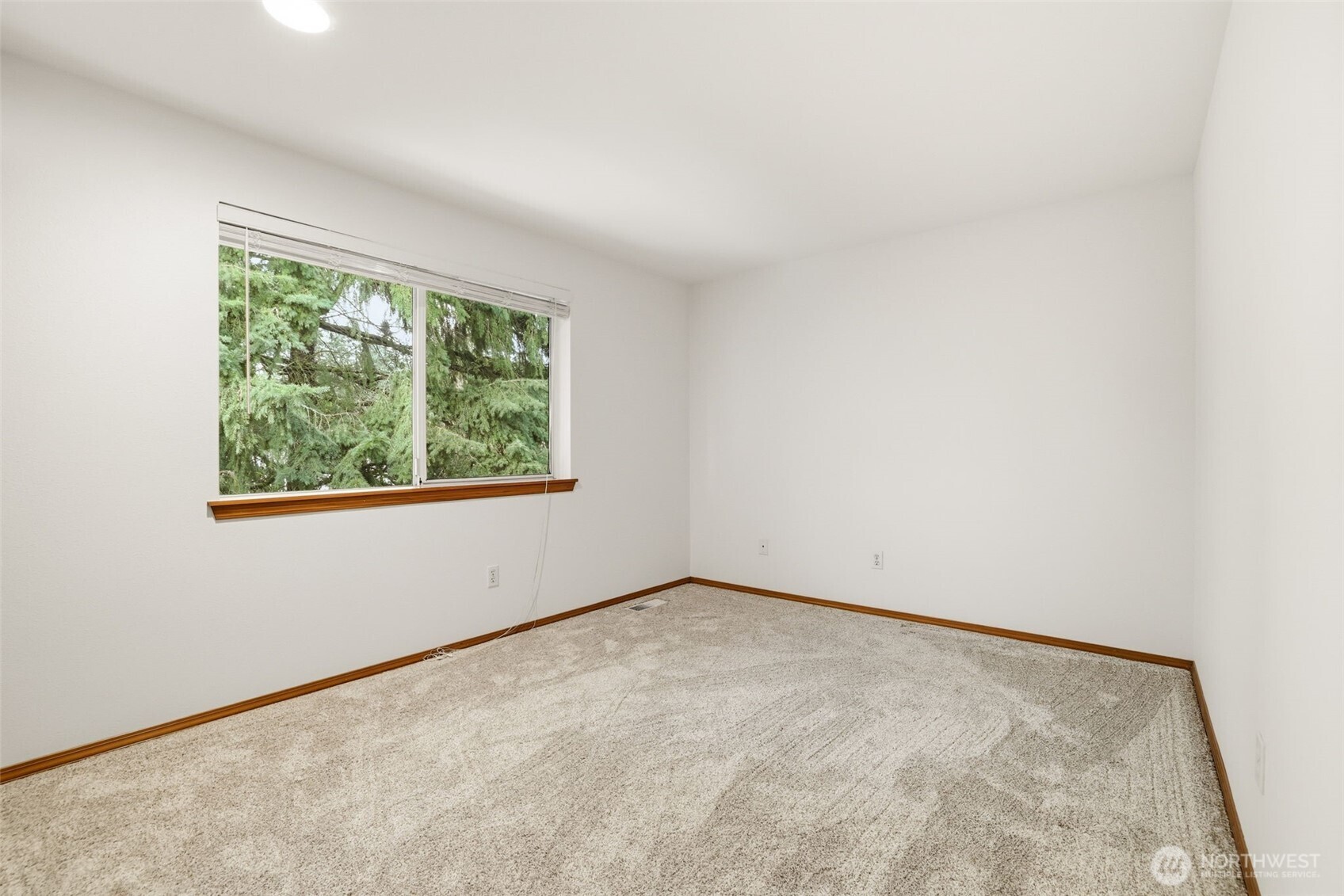 32413 7th Avenue Southwest Federal Way, WA 98023 - Photo 23 of 39 an empty room with a window