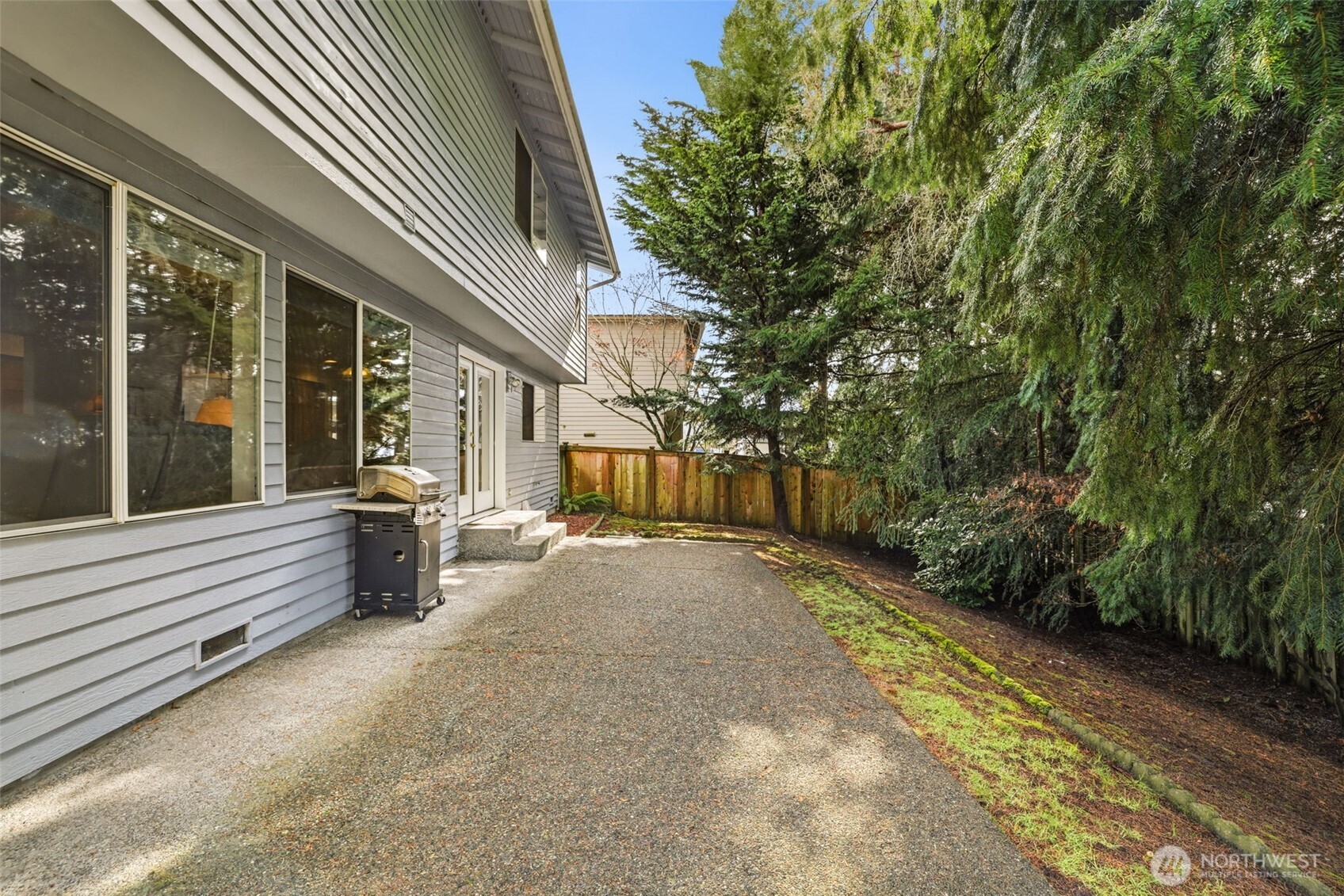 32413 7th Avenue Southwest Federal Way, WA 98023 - Photo 36 of 39 a yellow house with outdoor space