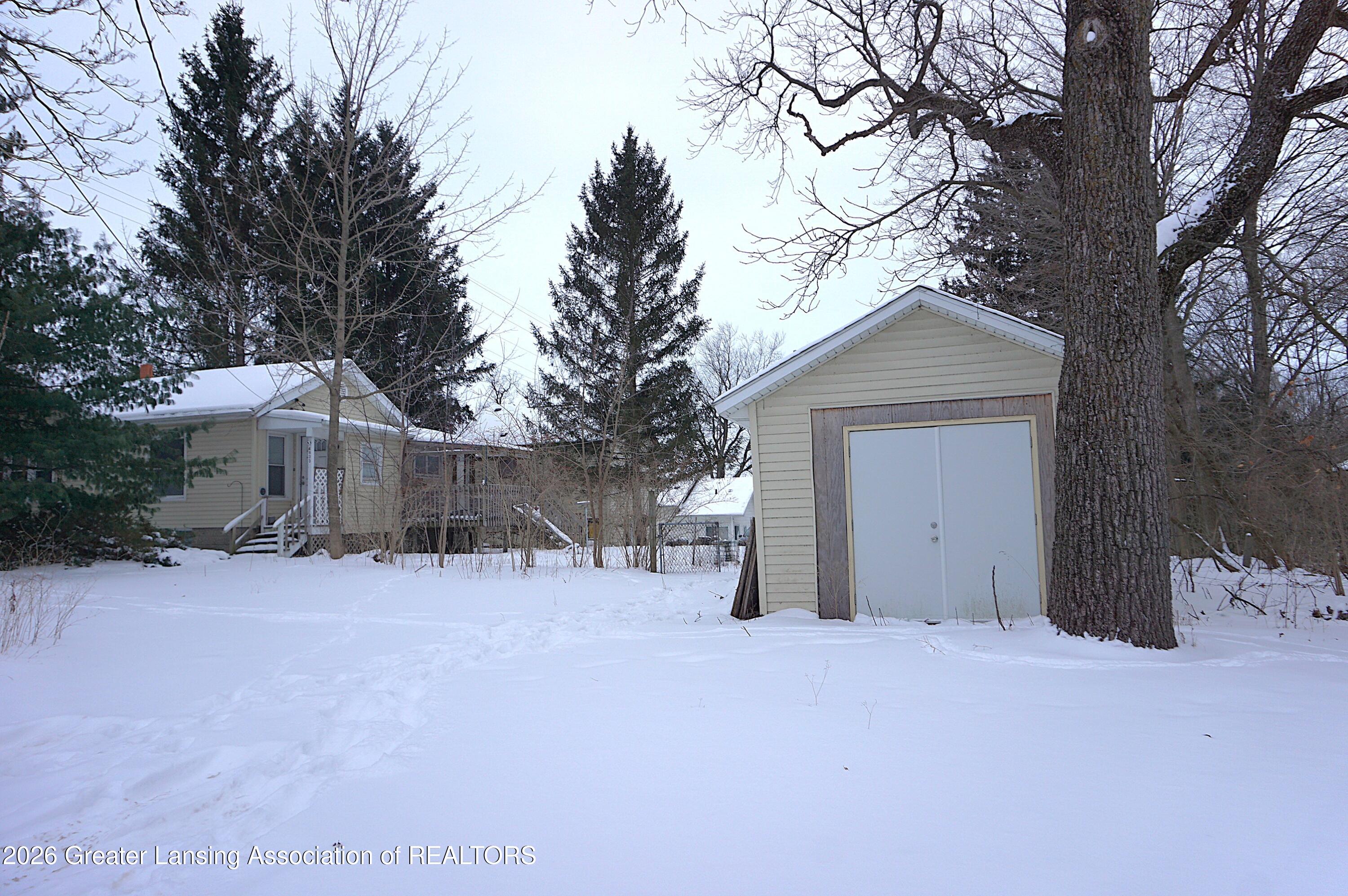 4633 Okemos Road Okemos, MI 48864 - Photo 8 of 10 okemos rd 2