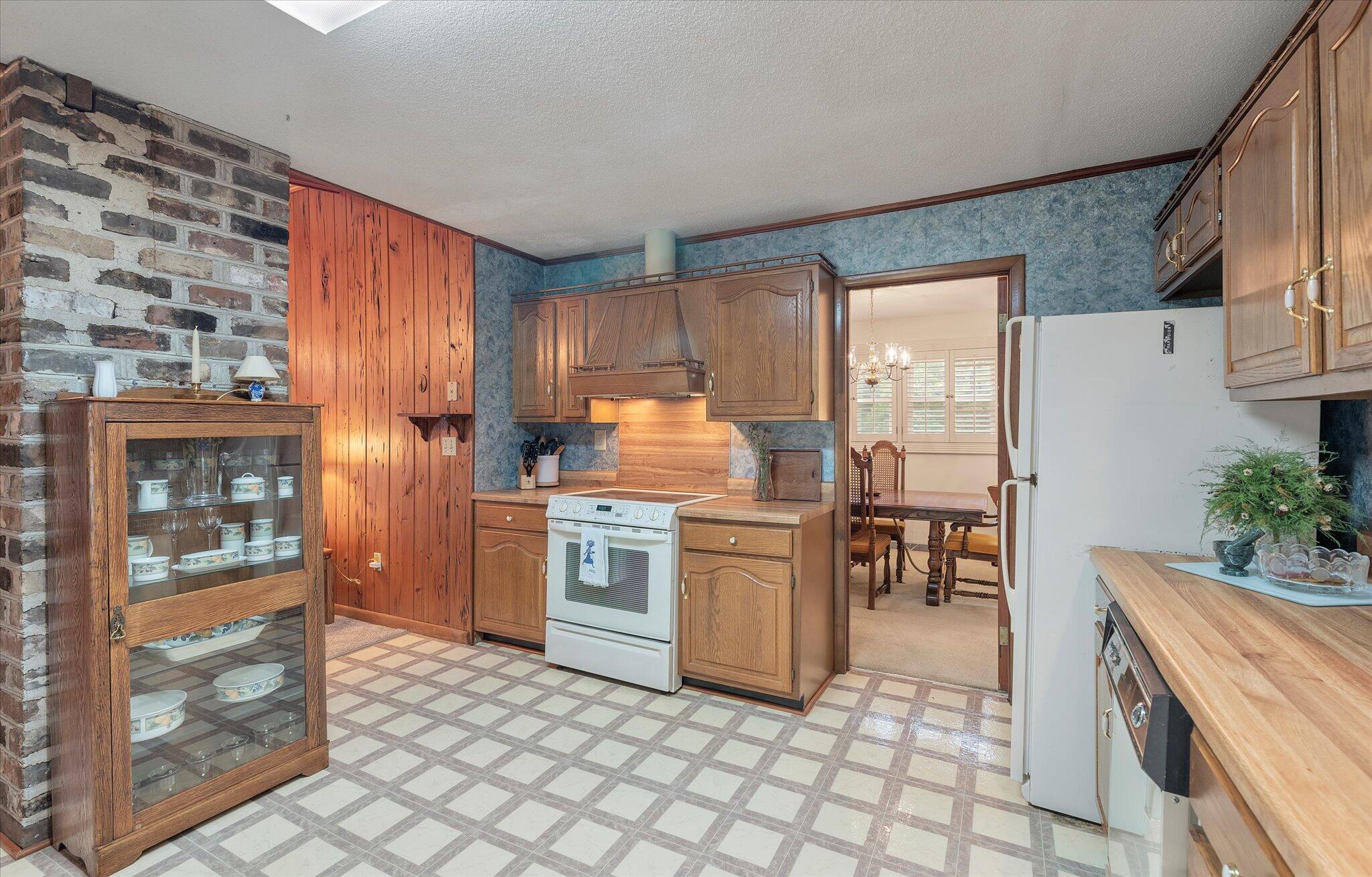 7019 Old Jacksonboro Road Ravenel, SC 29470 - Photo 23 of 73 25-7019 Old Jacksonboro-19