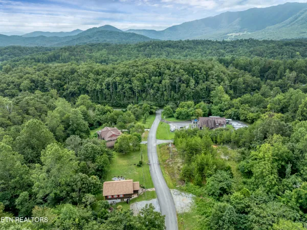 $385,000 | 1148 Laurel Road, Townsend, TN 37882