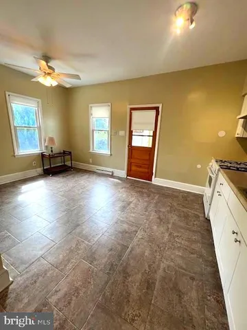 a view of livingroom with furniture