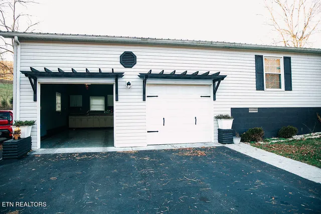 $315,000 | 2792 Middle Wallens Creek Road, Duffield, VA 24244