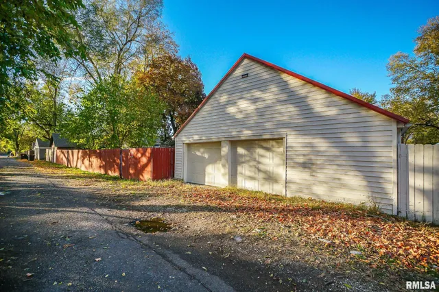 $69,900 | 2000 West Antoinette Street, Peoria, IL 61605