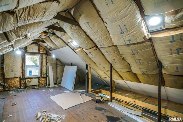 $69,900 | 2000 West Antoinette Street, Peoria, IL 61605