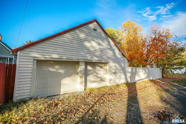 $69,900 | 2000 West Antoinette Street, Peoria, IL 61605