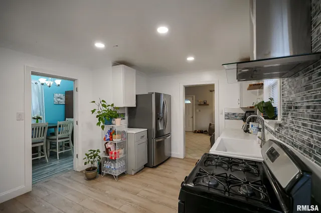 $69,900 | 2000 West Antoinette Street, Peoria, IL 61605