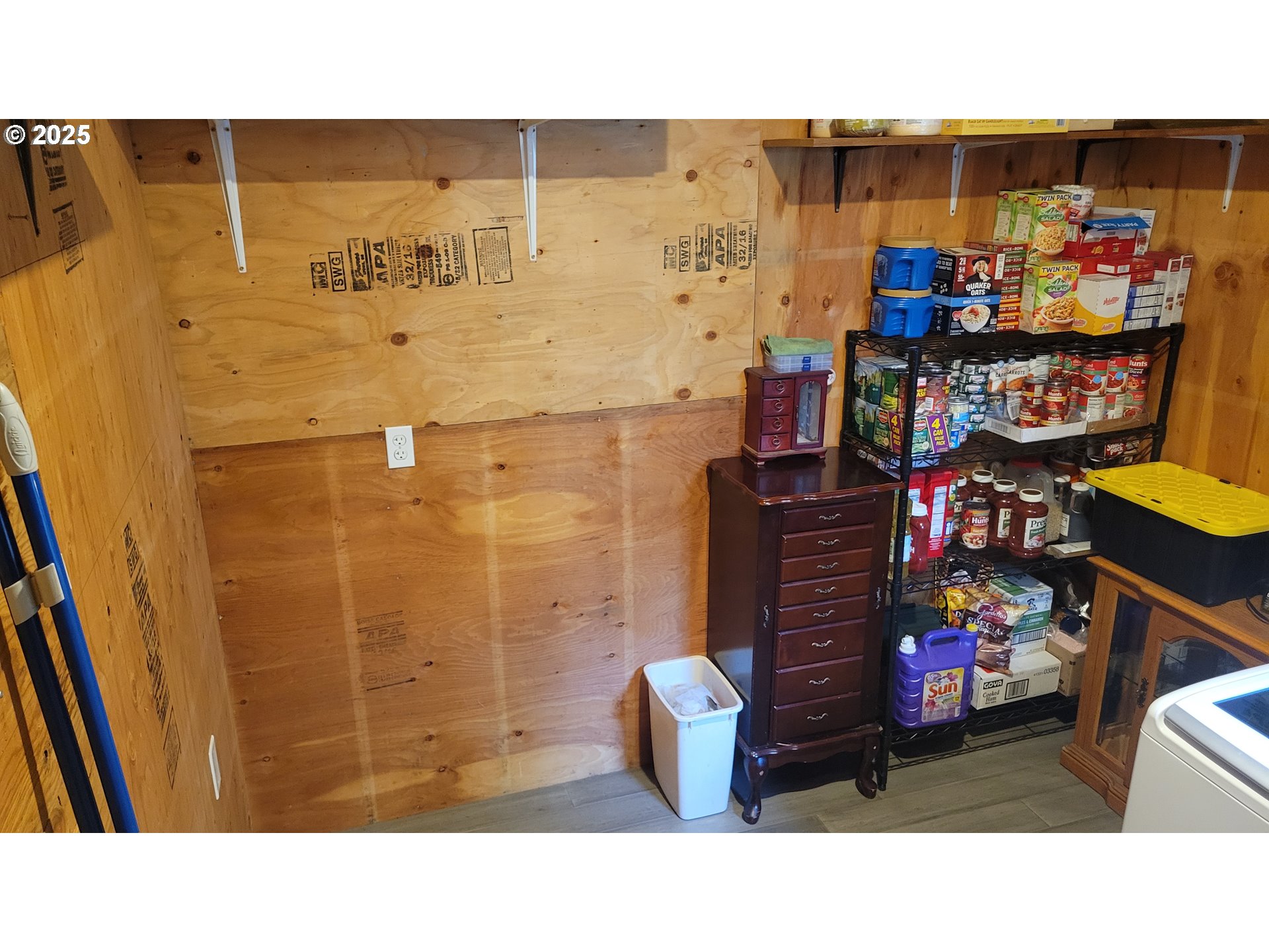 Pine Ridge, Unit 54 Goldendale, WA 98620 - Photo 28 of 43 a bathroom with a sink and a mirror