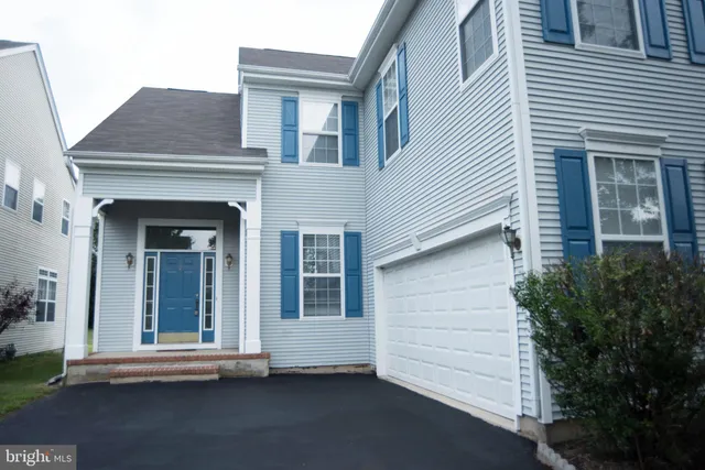 a view of a house outdoor space
