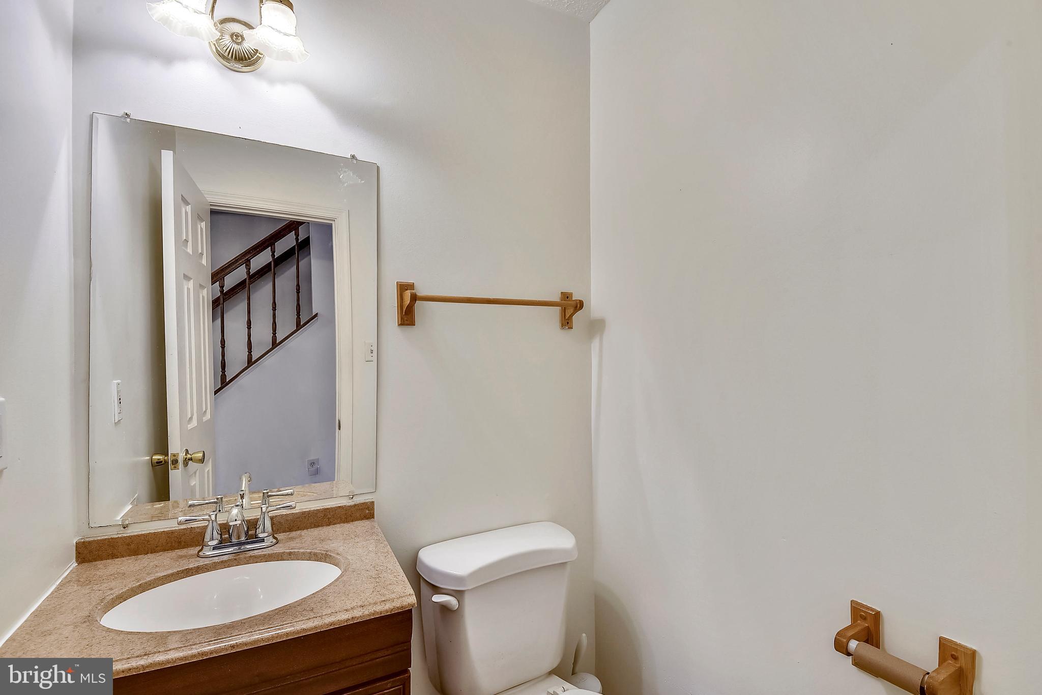 7374 Stream Way Springfield, VA 22152 - Photo 8 of 21 Gallery Image 8