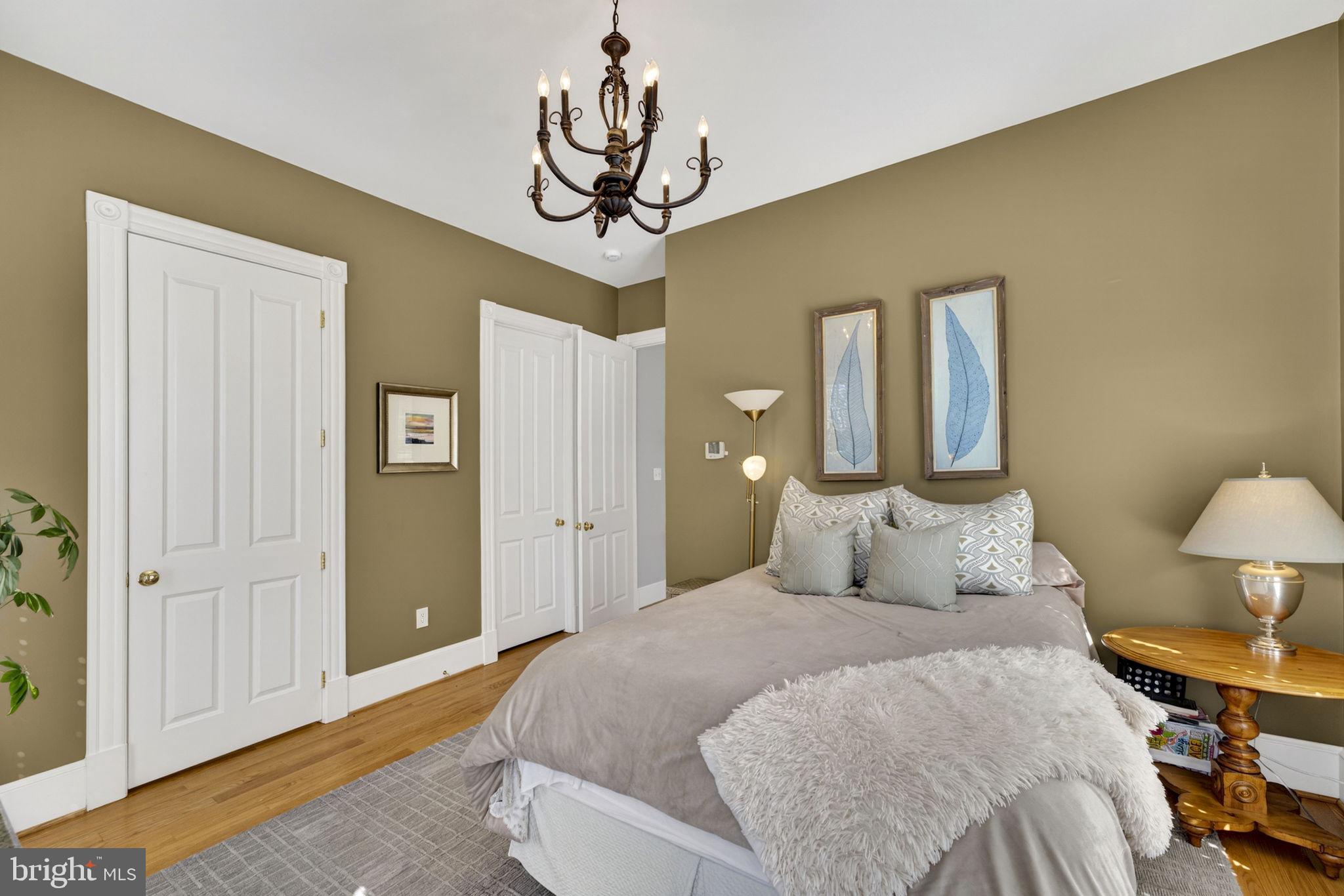 18940 Airmont Road Purcellville, VA 20132 - Photo 15 of 91 Main Level Bedroom with Ensuite
